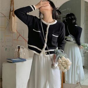 LONGSLEEVE KNIT CARDIGAN SWEATER